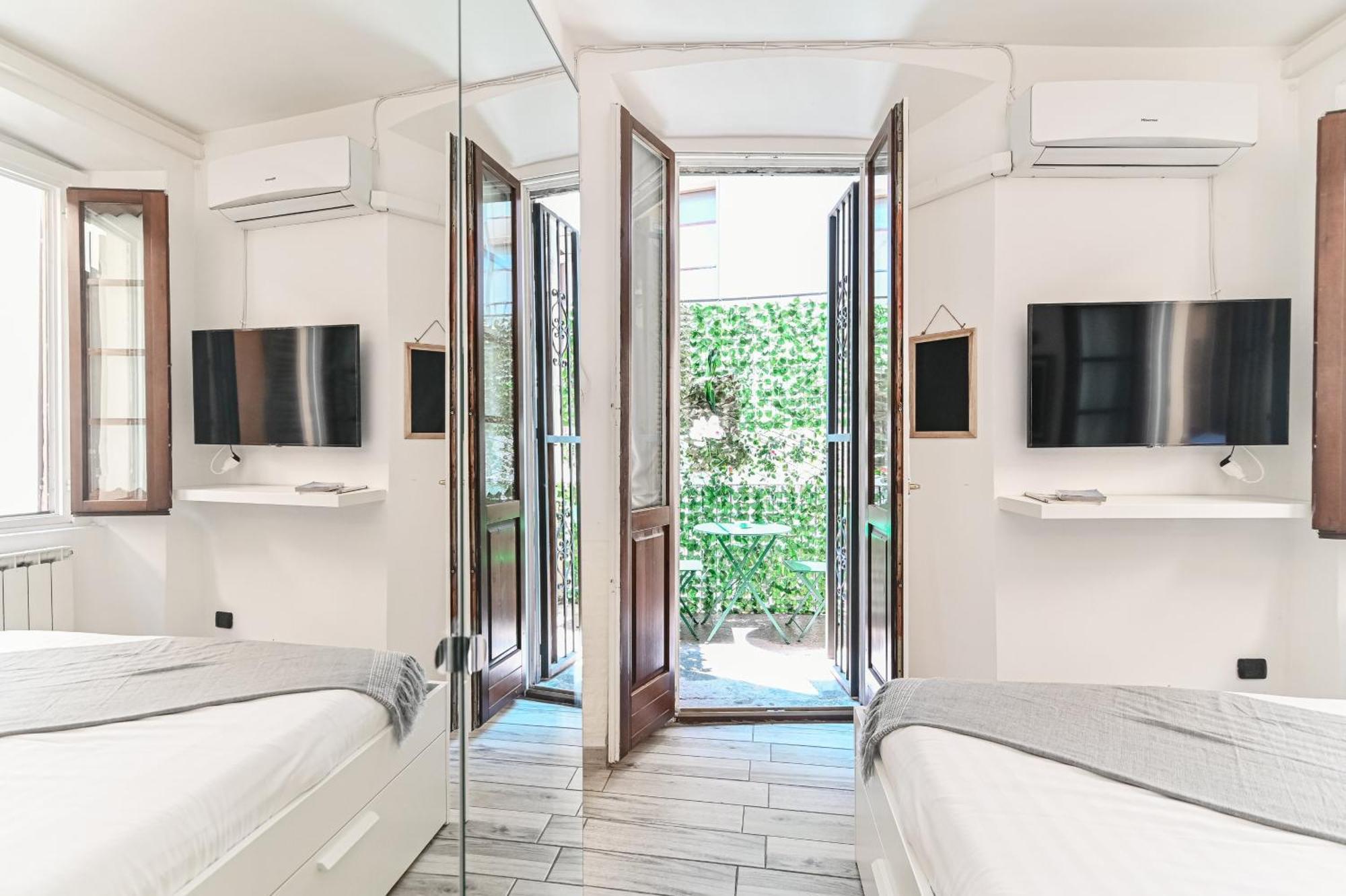 Joivy Al Duomo Guest House Como Luaran gambar