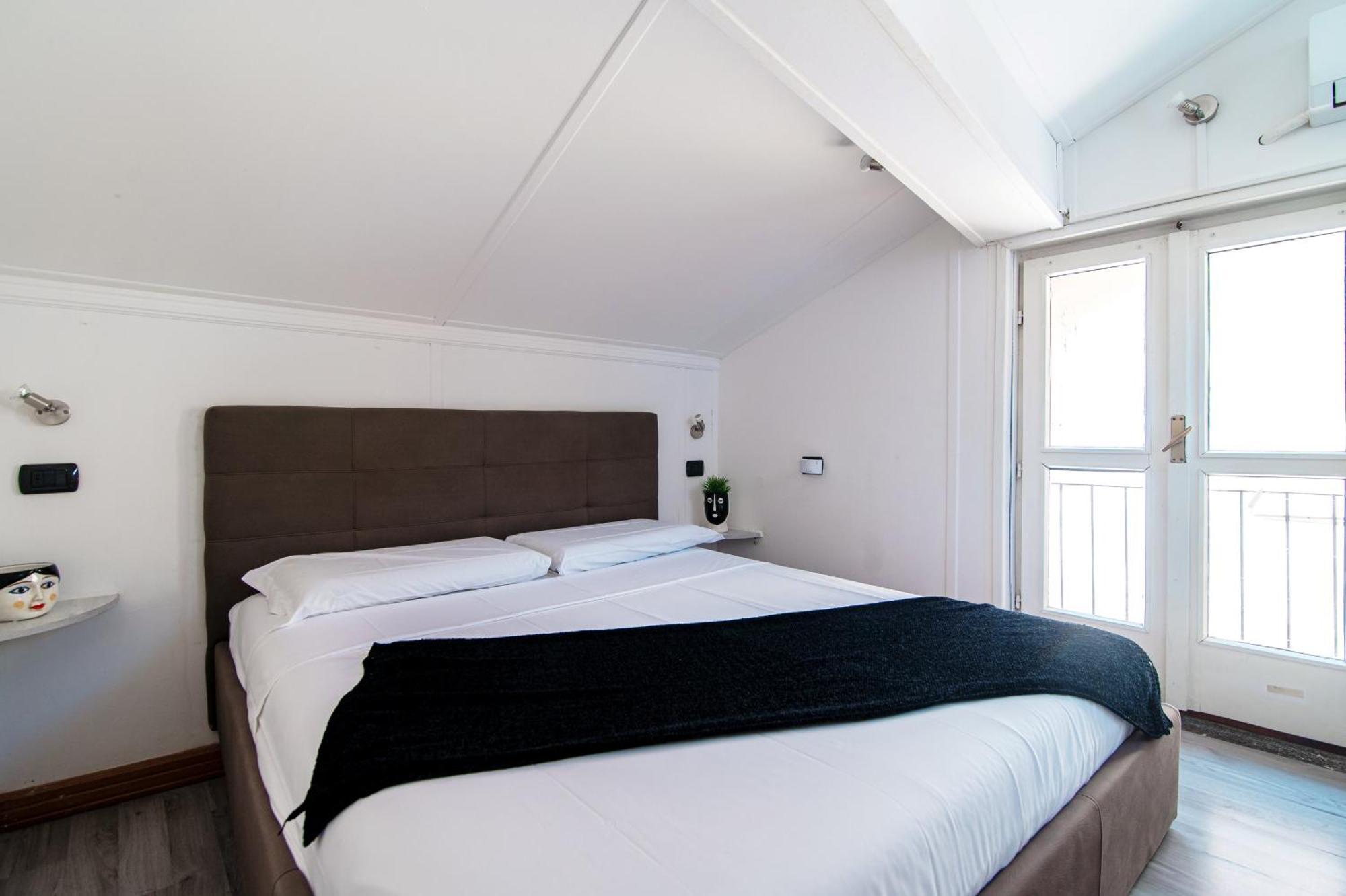 Joivy Al Duomo Guest House Como Luaran gambar