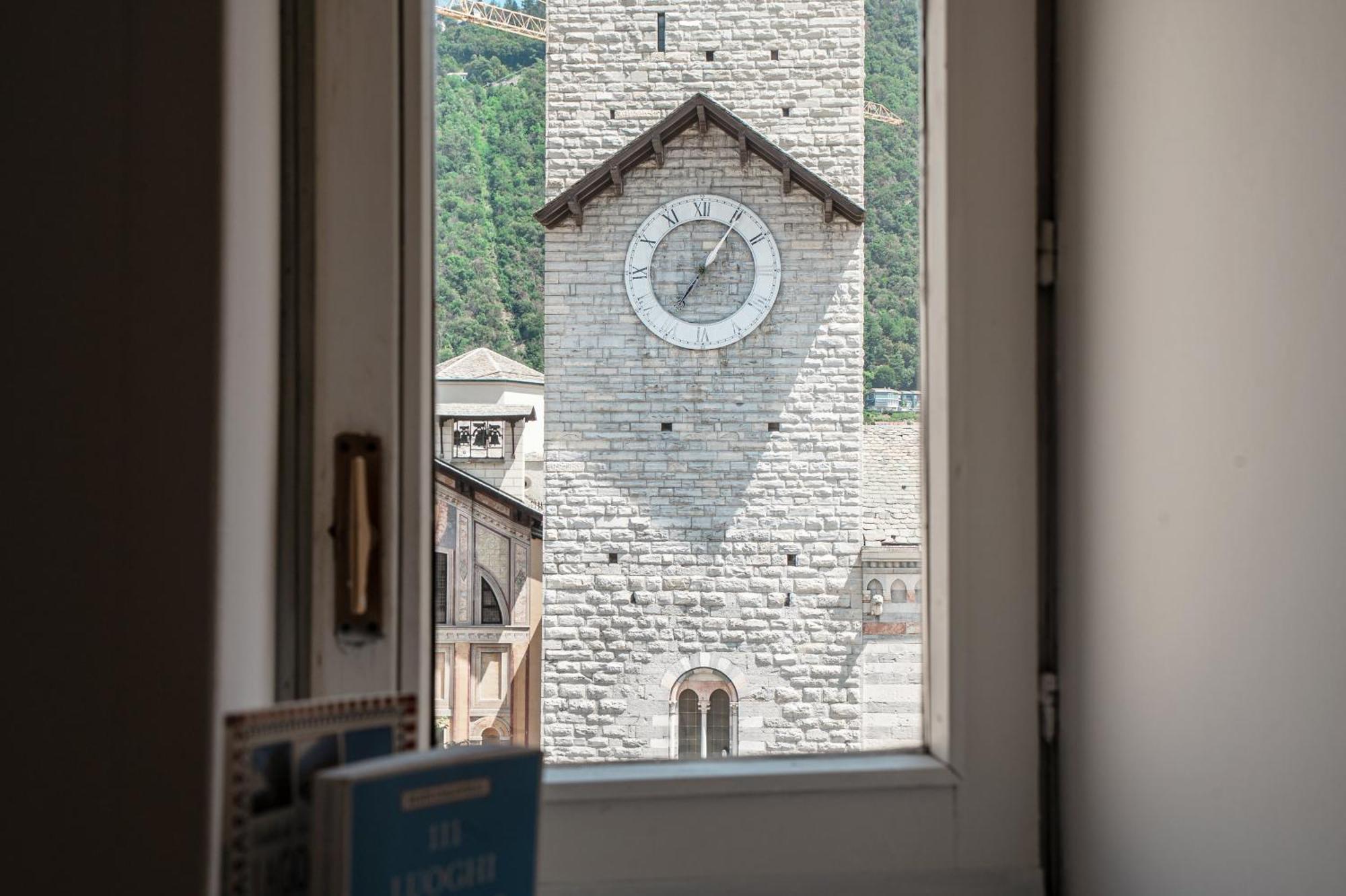Joivy Al Duomo Guest House Como Luaran gambar